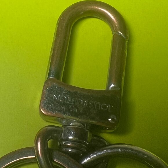 Authentic Louis Vuitton Vintage Silver Tone Knot Bag Charm Key Holder - Picture 12 of 16